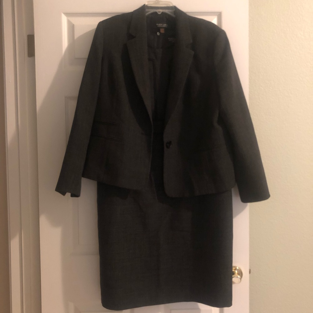 Black Label by Evan-Picone Business Suit